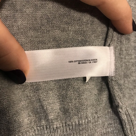 Heather Grey Old Navy S V-neck button-up cardigan - Picture 4 of 6